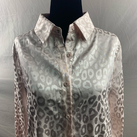 Leopard Jacquard Satin Shirt - Picture 8 of 9